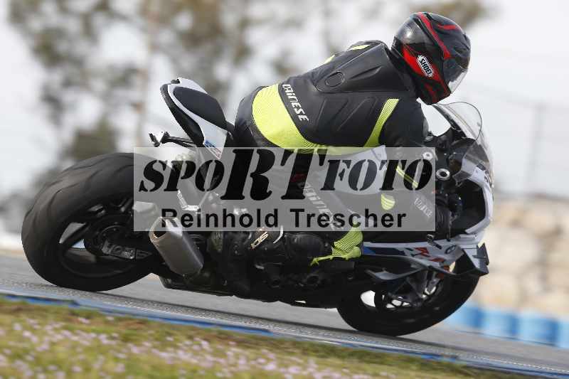 /Archiv-2024/02 29.01.-02.02.2024 Moto Center Thun Jerez/Gruppe gruen-green/backside